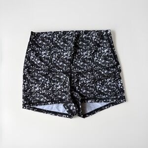Lululemon Shine Short (Roll Down)‎ - 6 Shimmy Shimmer Black White